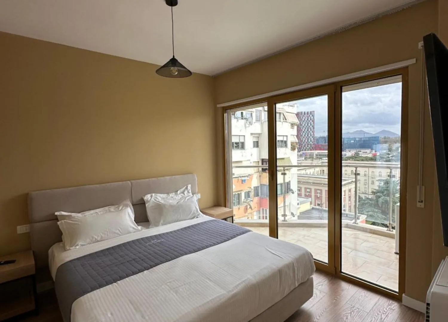 Mulaj Hotel Тирана