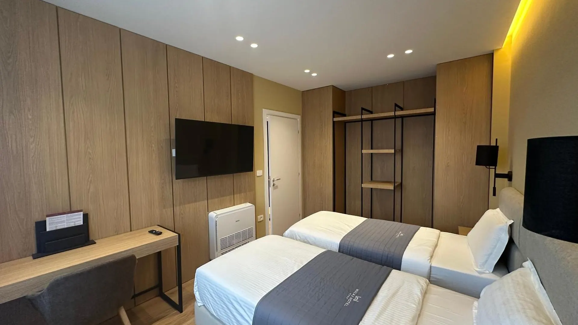 Mulaj Hotel Тирана Албания