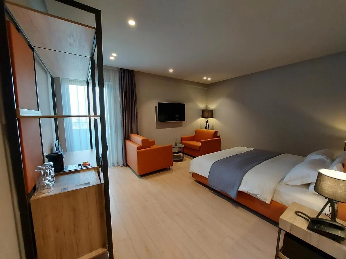Mulaj Hotel ティラナ 4*,  アルバニア