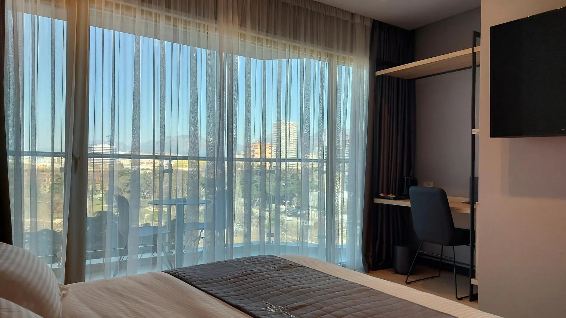 Mulaj Hotel ティラナ 4*,